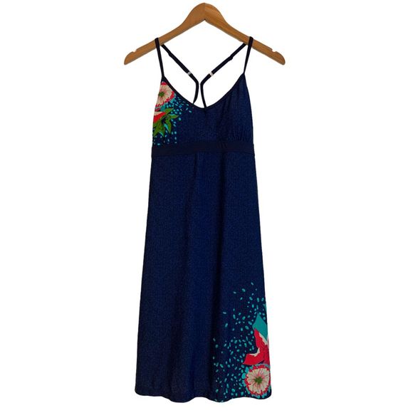 Athleta built in bra padded cup active outdoor dress Sz M - Picture 1 of 11